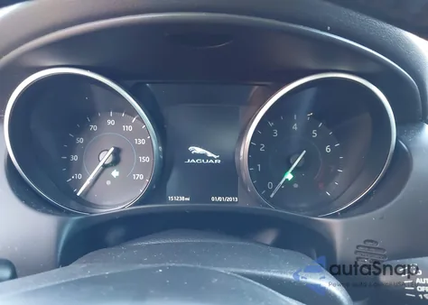 2017 Jaguar Xe 25T Premium из США, поврежденный, VIN SAJAD4BG4HA956891